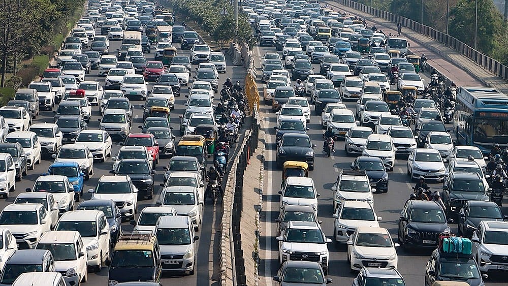 Himachal Weekend Rush: Travellers Stuck for Hours Slam Tourist Fees in 'Absence' of Traffic Management - Photo: PTI; Representative Image 