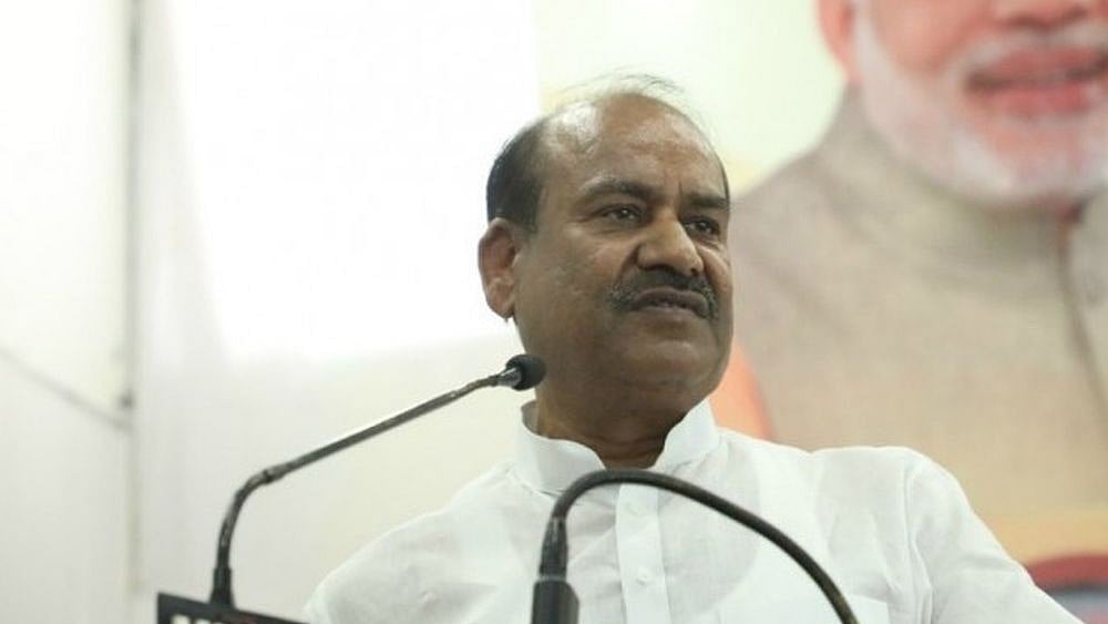 Speaker to Seek Views of Both TMC Factions Before Decision; Mail Sent to Mamata Group: Sources - null
