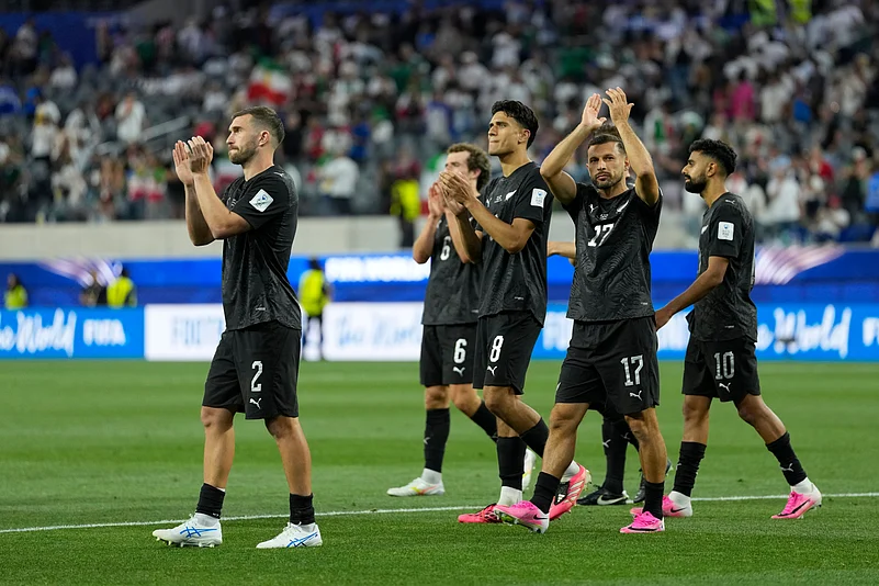 Iran Vs New Zealand FIFA World Cup 2026 Group G Kiwis Applaud Fans AP Photo
