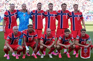 AP Photo/Charles Krupa : Norway's players pose before the World Cup Group I soccer match between Iraq and Norway in Foxborough, Mass., near Boston, Tuesday, June 16, 2026.