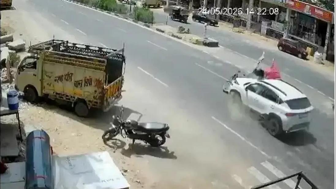 Two killed as speeding trailer hit their motorcycle in Jaipur  - null