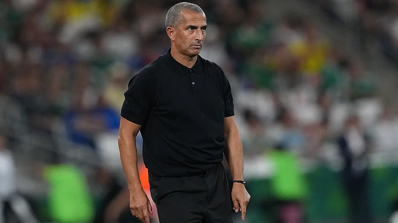 Tunisia Change Coaches Mid-World Cup As Herve Renard Replaces Sabri Lamouchi