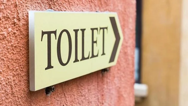 MCD Fast-Tracks 229 Public Toilet Blocks; Sets Strict Deadlines for Fund Approval - null
