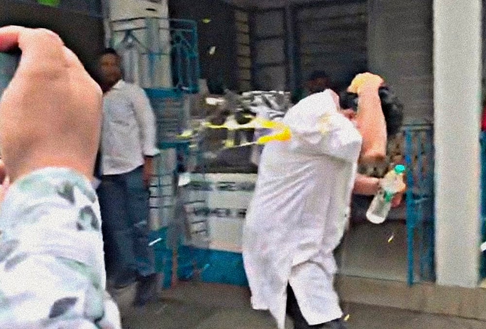 Soumitra Banerjee attacked with eggs