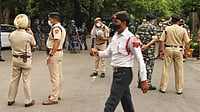 Teenager Girl Commits Suicide in Delhi's Palam Colony; No Foul Play Suspected Representative Image : Teenager Girl Commits Suicide in Delhi's Palam Colony; No Foul Play Suspected