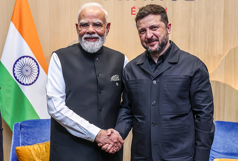 G7 summit - Narendra Modi with Volodymyr Zelenskyy