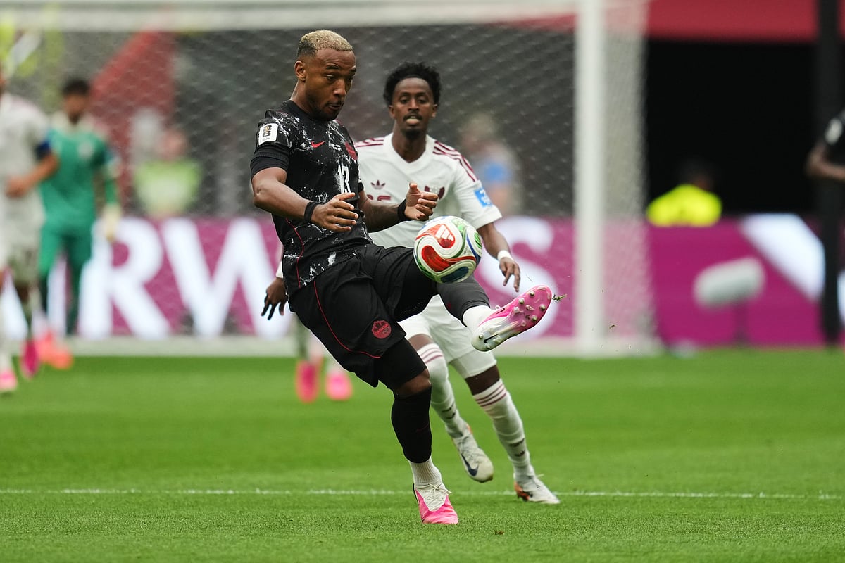 Canada vs Qatar FIFA World Cup 2026 Group B Derek Cornelius kicks AP PHOTO