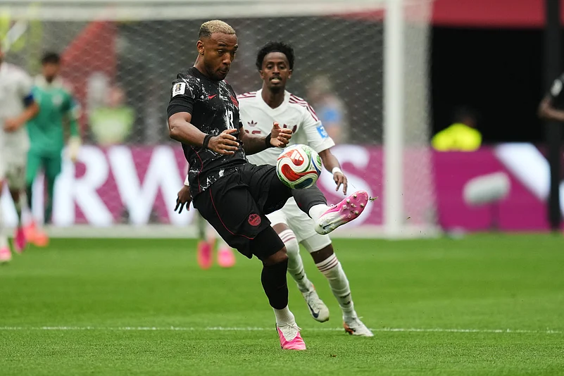 Canada vs Qatar FIFA World Cup 2026 Group B Derek Cornelius kicks AP PHOTO