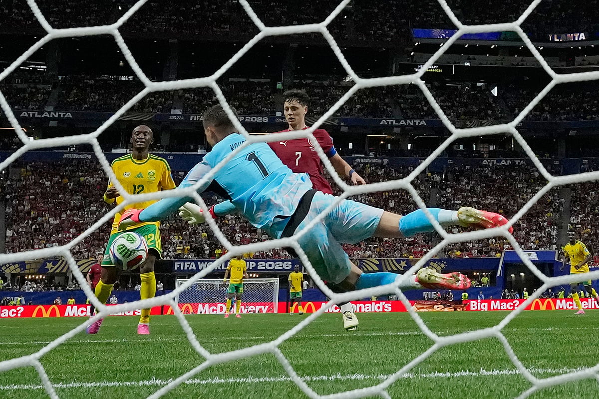Czechia Vs South Africa FIFA World Cup 2026 Group A Matej Kovar Dives AP Photo
