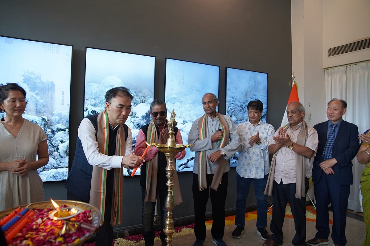 South Korean Ambassador to India, Lee Seong-ho, lighting a lamp to inaugurate the "Aqua Paradiso" contemporary art exhibition in New Delhi on June 16, 2026 - null