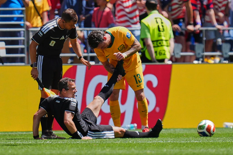 USA vs Australia FIFA World Cup 2026 Group D Felix Zwayer cramp 1 AP Photo