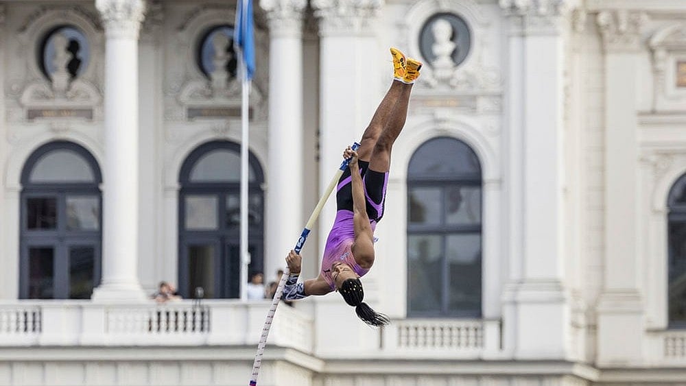 Doha Diamond League Live Updates: Karalis Leads Men's Pole Vault. - Photo: Michael Buholzer/Keystone via AP
