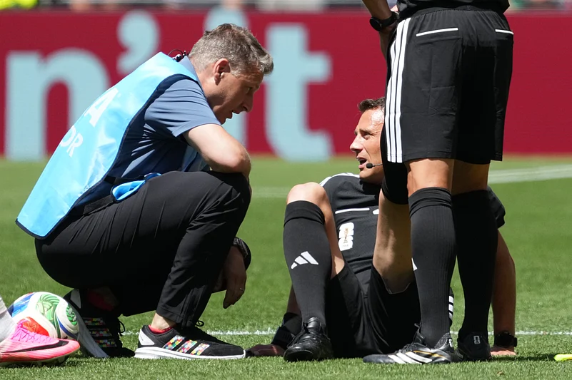 USA vs Australia FIFA World Cup 2026 Group D Felix Zwayer cramp AP Photo