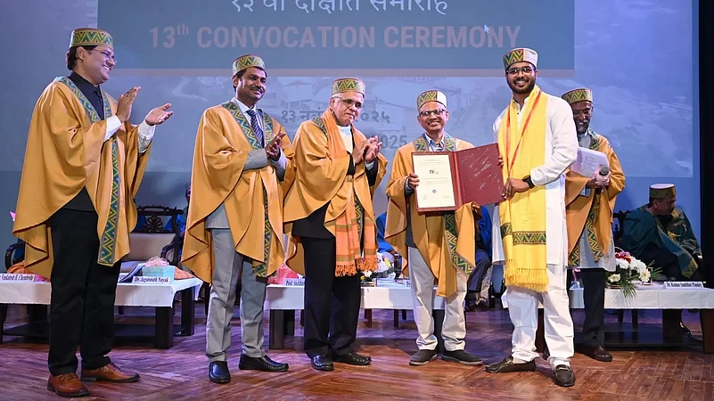Record 321 B.Tech Students Graduate as IIT Mandi Confers Degrees on 643