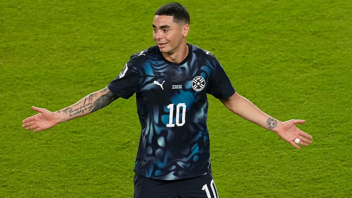 Paraguay's Miguel Almiron reacts after he received a red card during the World Cup Group D soccer match against Turke in Santa Clara, Calif., near San Francisco, Friday, June 19, 2026 - (AP Photo/Jeff Chiu)
