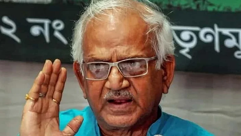 Signature Forgery Case: CID Questions Senior TMC MLA Sovandeb Chattopadhyay - null