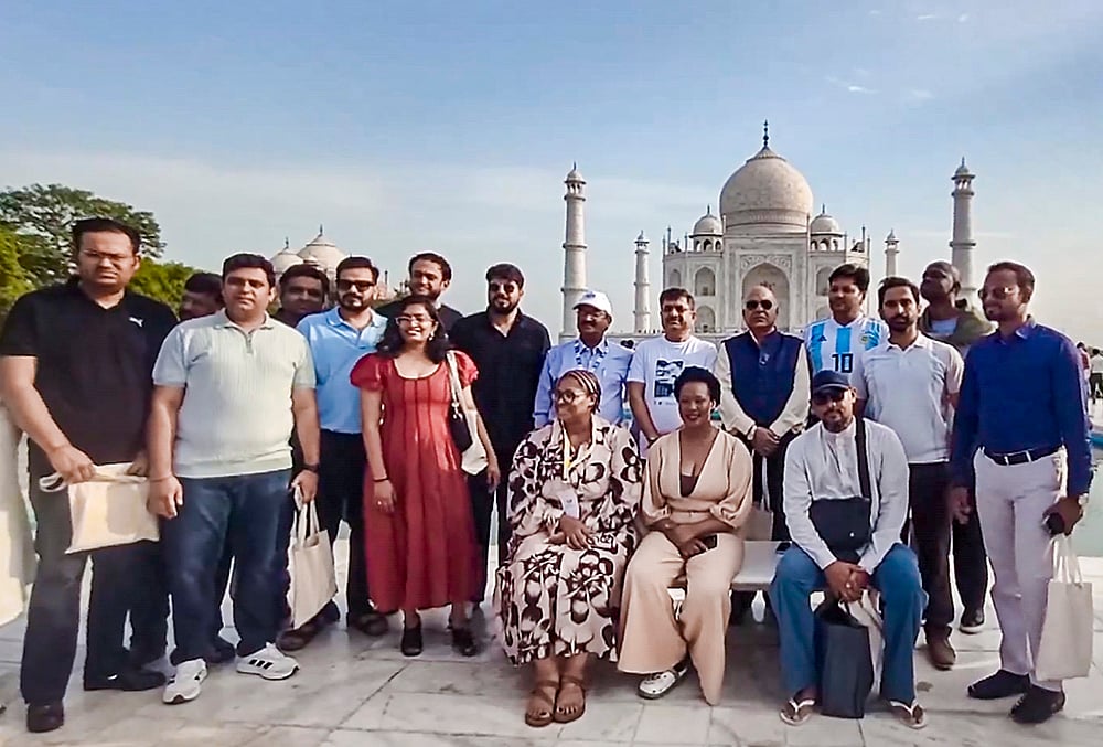Delegates from BRICS countries visit Taj Mahal