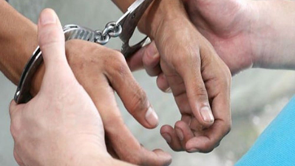 CID Police Inspector Among Three Held in Rs 20 Lakh Robbery Case - null