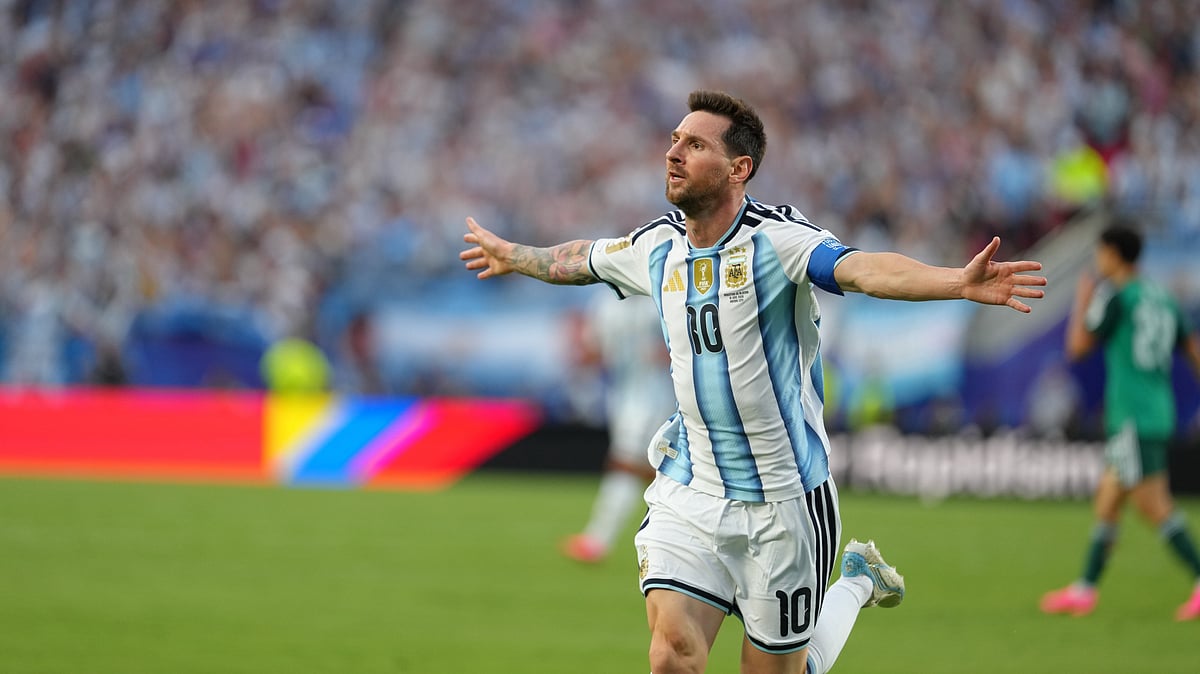 Argentina's Lionel Messi (10) celebrates after scoring the opening goal during the World Cup Group J soccer match between Argentina and Algeria in Kansas City, Mo., Tuesday, June 16, 2026 - (AP Photo/Ed Zurga)