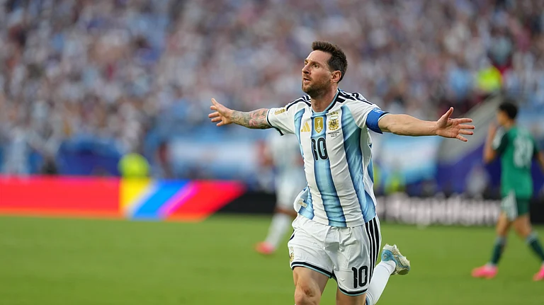 Argentina's Lionel Messi (10) celebrates after scoring the opening goal during the World Cup Group J soccer match between Argentina and Algeria in Kansas City, Mo., Tuesday, June 16, 2026 - (AP Photo/Ed Zurga)