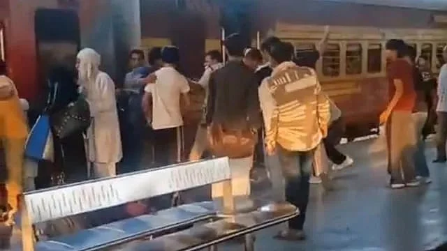 Delhi: Man Killed in Scuffle While Boarding Train at Shahdara Station; Probe Underway