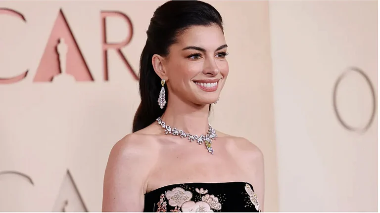Anne Hathaway Pregnant - Instagram