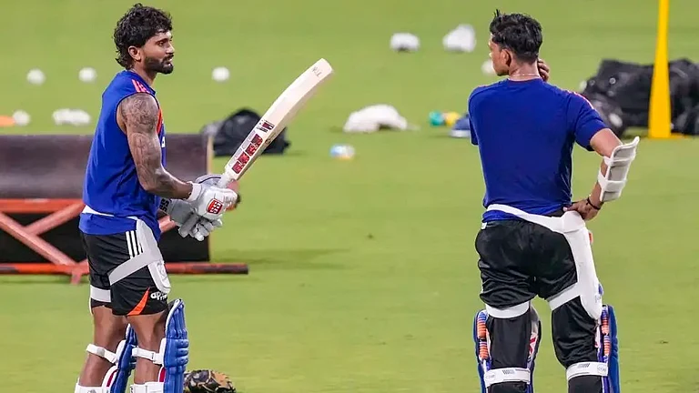 Nitish Kumar Reddy Having A Chat With Yashasvi Jaiswal Ahead Of Their 3rd ODI Clash - AP