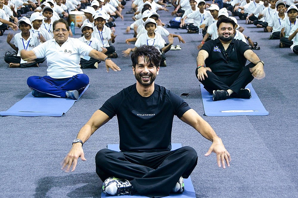 Shahid Kapoor performs yoga in Mumbai