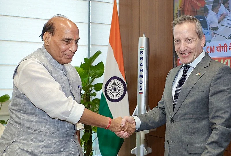 Rajnath Singh meets Amir Baram