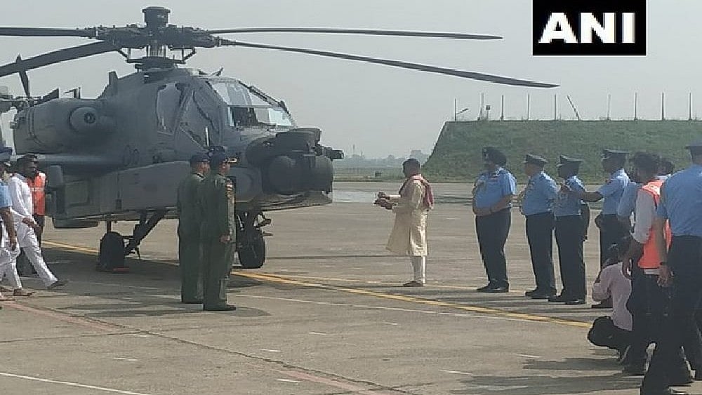 US Notifies Sale Of Support Services For India's Apache Helicopters M777A2 Howitzers