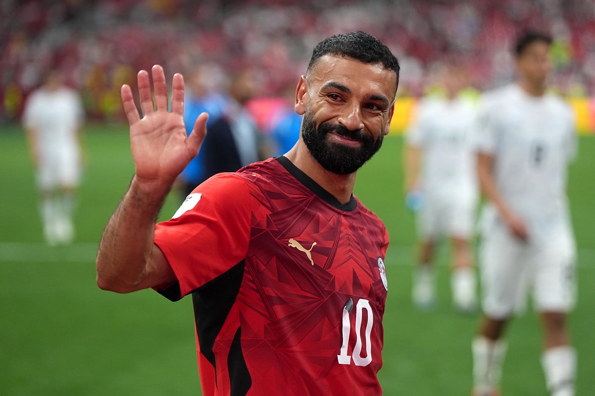 Egypt's Mohamed Salah (10) smiles and waves to fans as he leaves the field following the team's victory in the World Cup Group G soccer match between New Zealand and Egypt in Vancouver, British Columbia, Sunday, June 21, 2026 - (Darryl Dyck/The Canadian Press via AP)