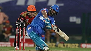 File : After the trade deal between DC-LSG, Rishabh Pant's contract value has been reduced from INR 27 crore to INR 15 crore.