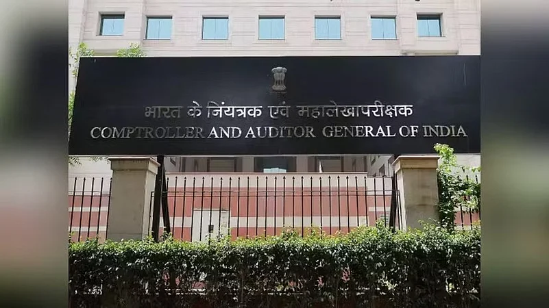 Kerala CAG Report Flags Revenue Gaps in Liquor, Transport Sectors