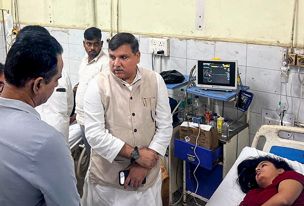 Lucknow fire: Sanjay Singh meets victims