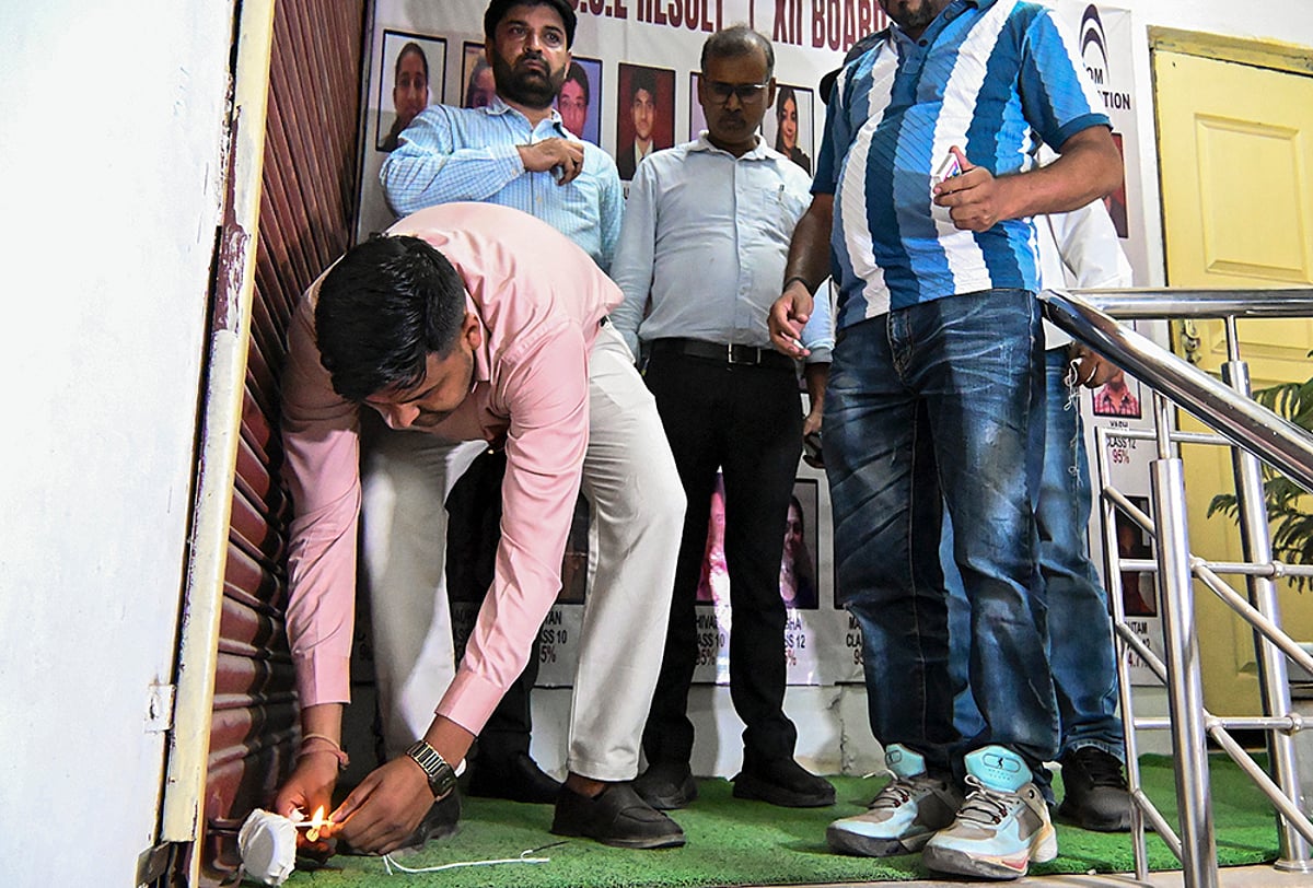 Authorities seal coaching centres