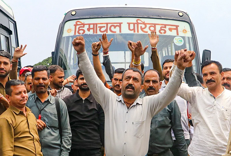 HRTC employees protest over pending dues in Shimla