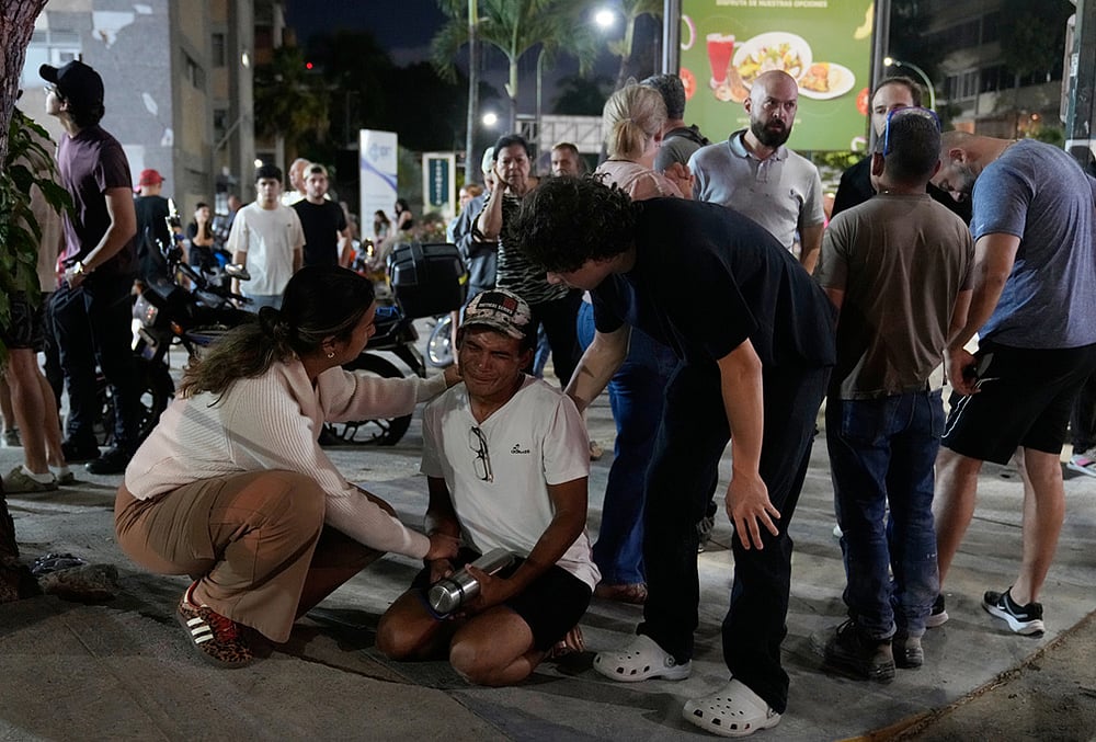 Caracas streets earthquake images