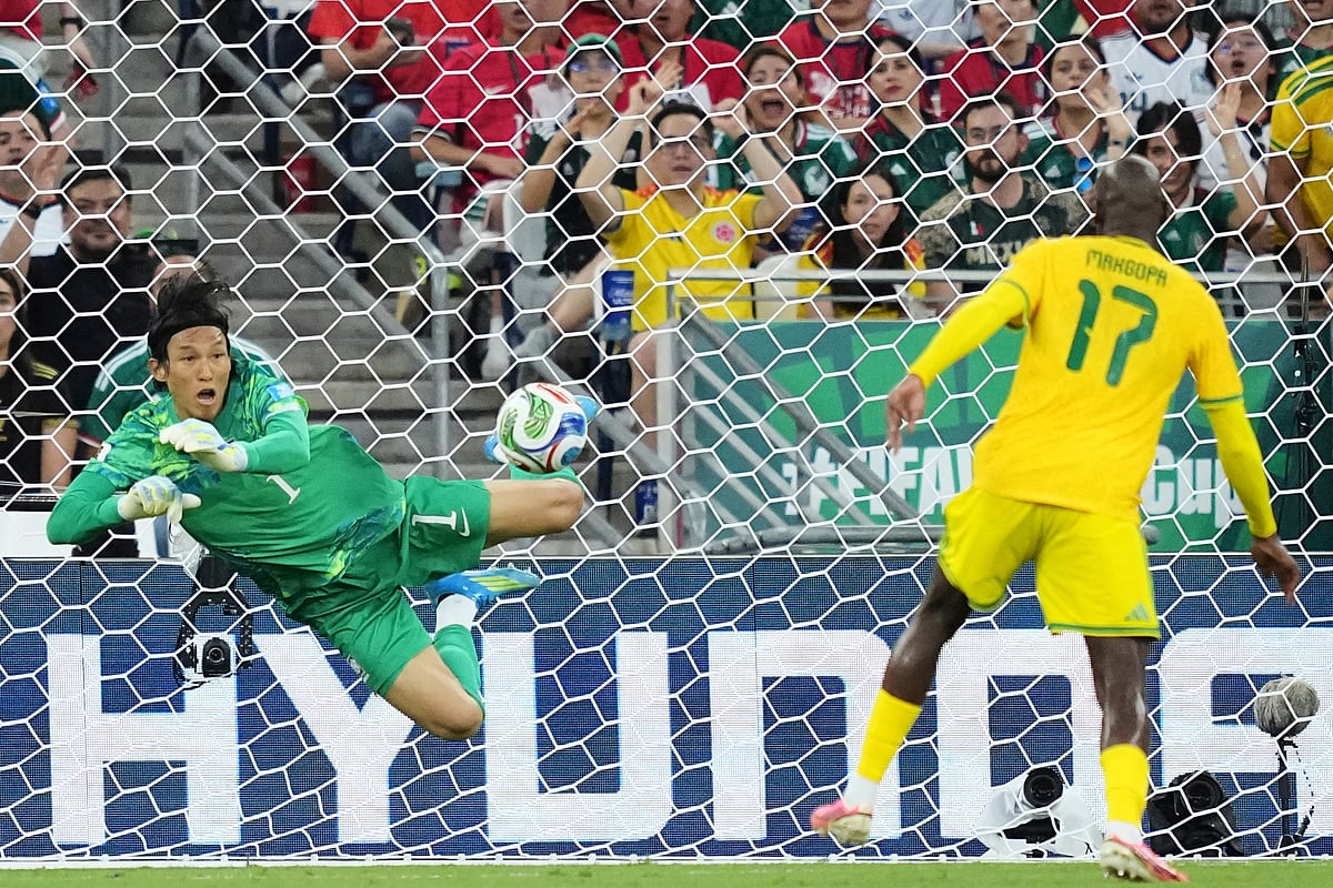 South Africa Vs South Korea FIFA World Cup 2026 Group A Kim Seung-gyu Makes a Save AP Photo