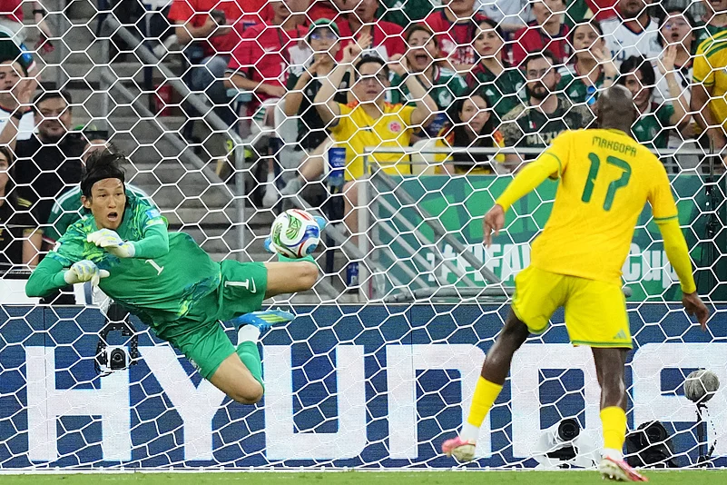 South Africa Vs South Korea FIFA World Cup 2026 Group A Kim Seung-gyu Makes a Save AP Photo