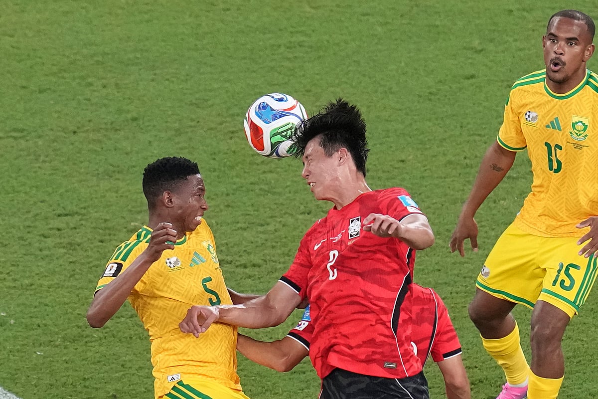 South Africa Vs South Korea FIFA World Cup 2026 Group A Lee Han-beom and Thalente Mbatha AP Photo