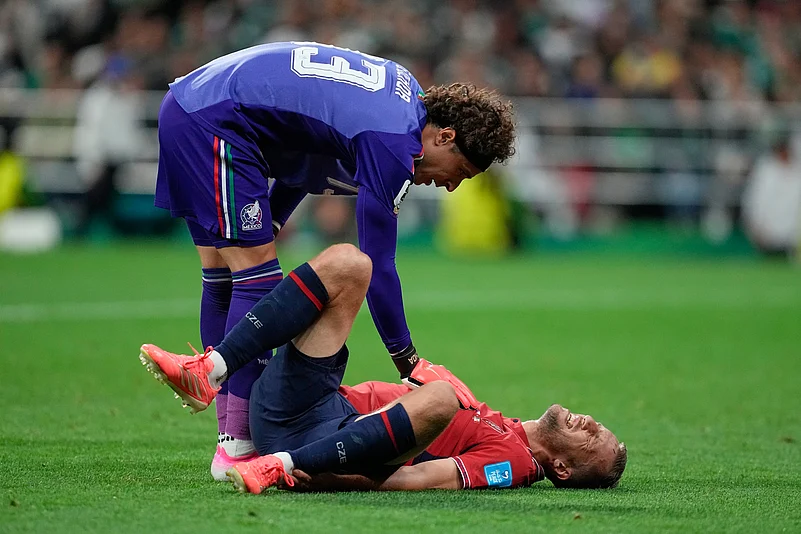 Czechia Vs Mexico FIFA World Cup 2026 Group A Ochoa attends to Tomas Soucek AP Photo