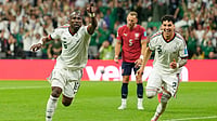 AP Photo/Silvia Izquierdo : Mexico's Julian Quinones celebrates scoring (16) his side's second goal against Czechia during a World Cup Group A soccer match in Mexico City, Wednesday, June 24, 2026. (AP Photo/Silvia Izquierdo