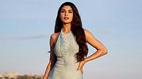 X : Jacqueline Fernandez