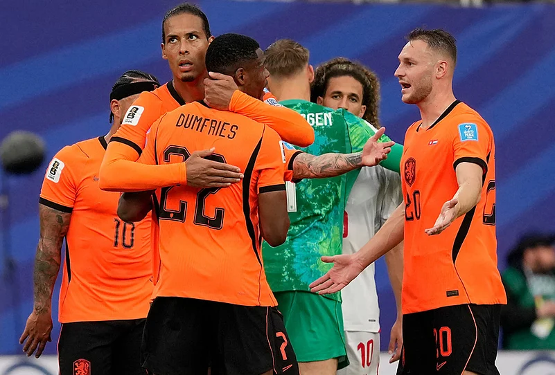 Netherlands vs Tunisia World Cup Soccer highlights-Virgil van Dijk