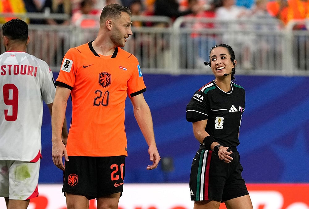 Netherlands vs Tunisia World Cup Soccer