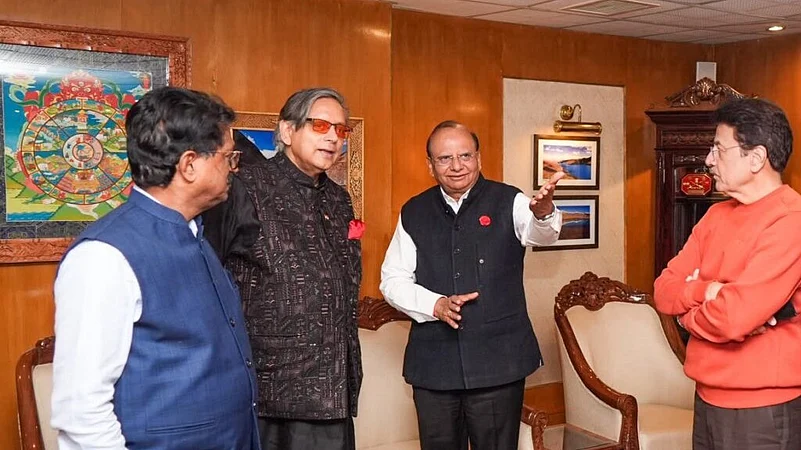 Parliamentary Panel Calls on Ladakh LG, Discusses Regions Key Challenges