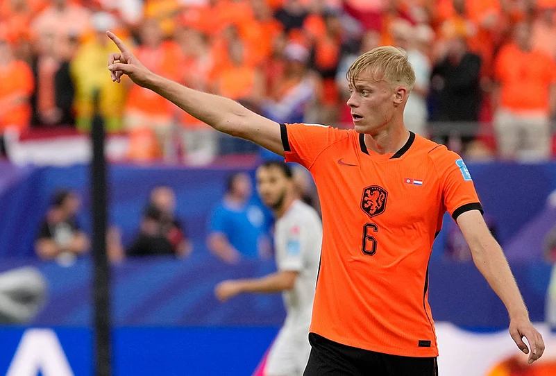 Netherlands vs Tunisia World Cup Soccer highlights-Jan Paul van Hecke