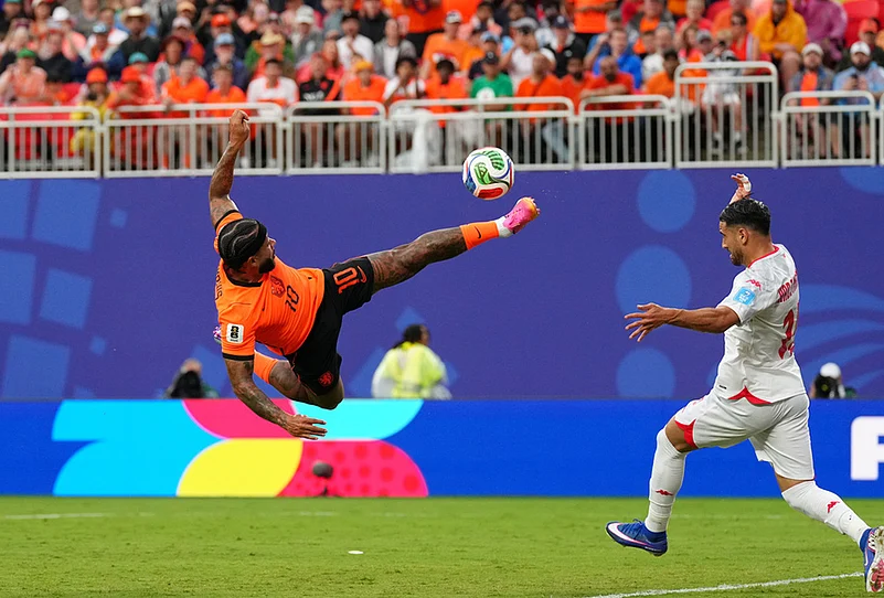 Netherlands vs Tunisia World Cup Soccer highlights-Memphis Depay