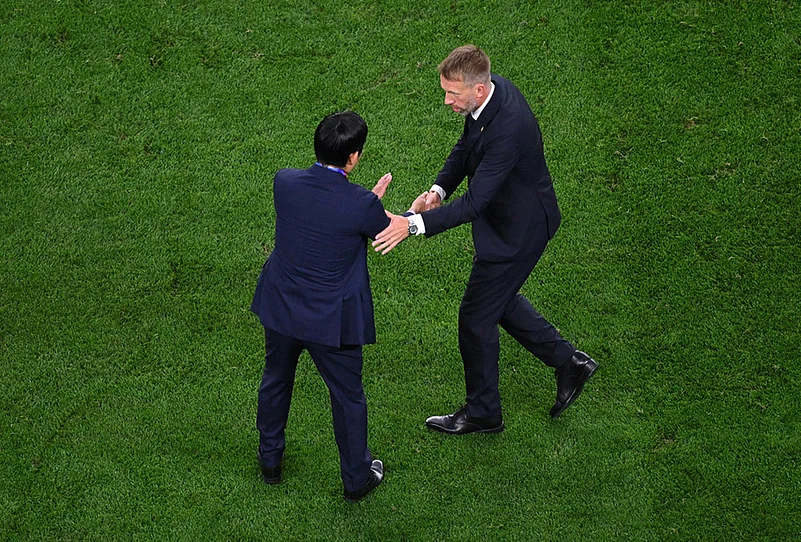 Sweden vs Japan World Cup Soccer highlights-Hajime Moriyasu and Graham Potter