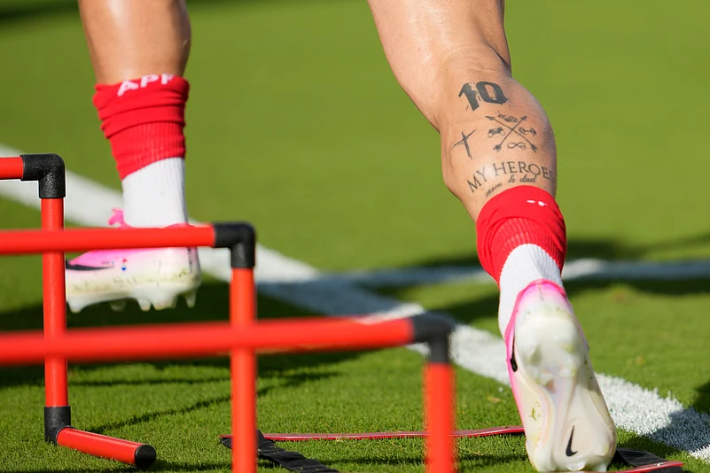 Paraguay vs Australia, FIFA World Cup 2026 Group D Julio Enciso calf AP Photo